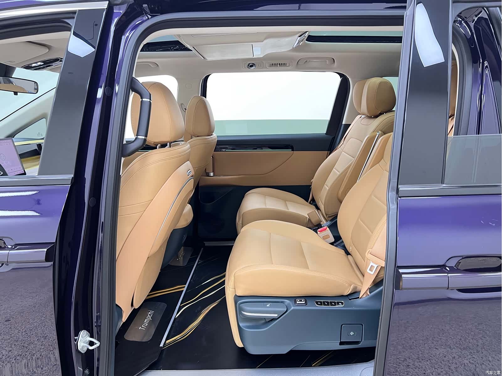 Trumpchi E8, 2023 16