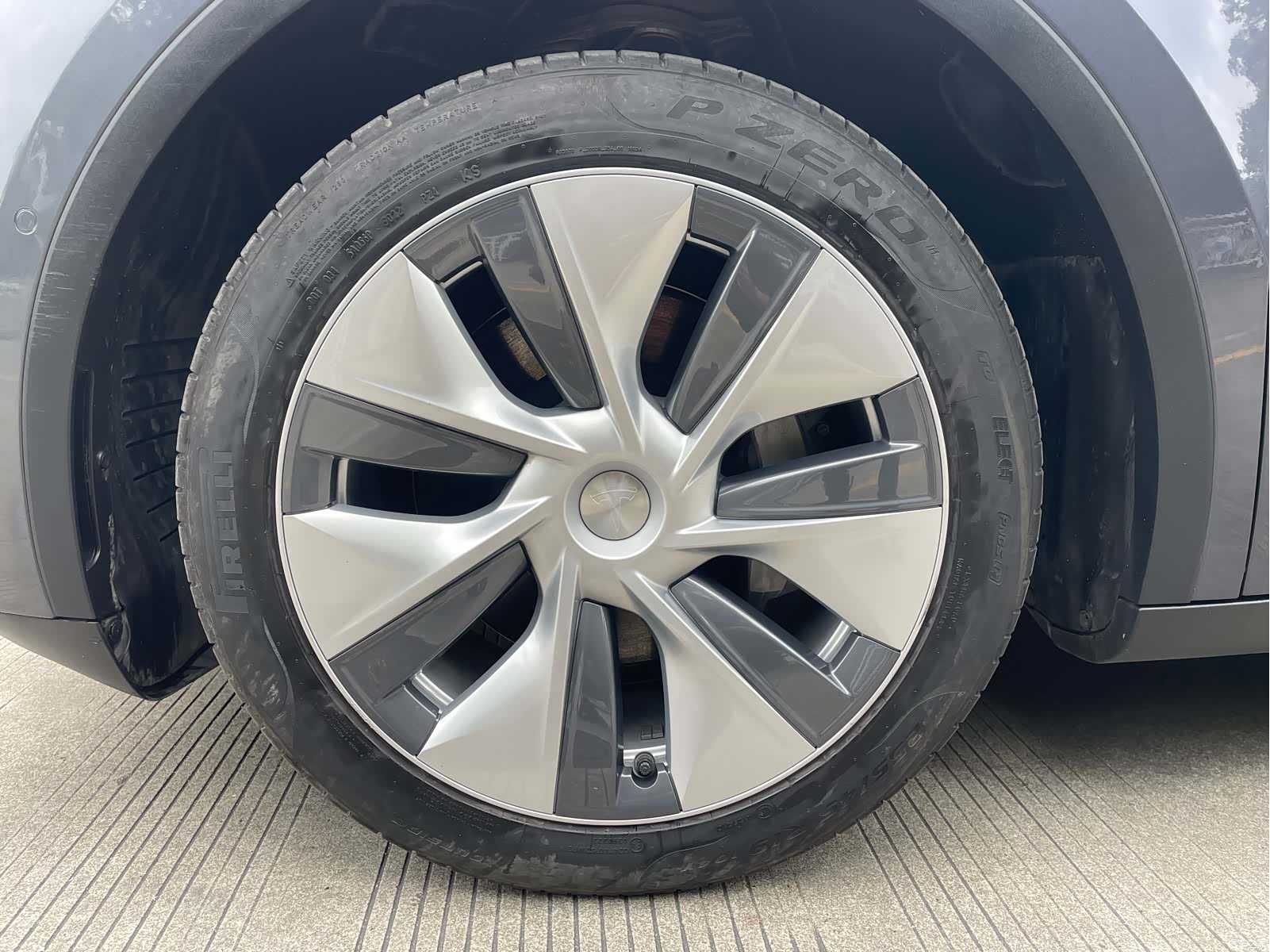 Tesla Model Y, 2023 24