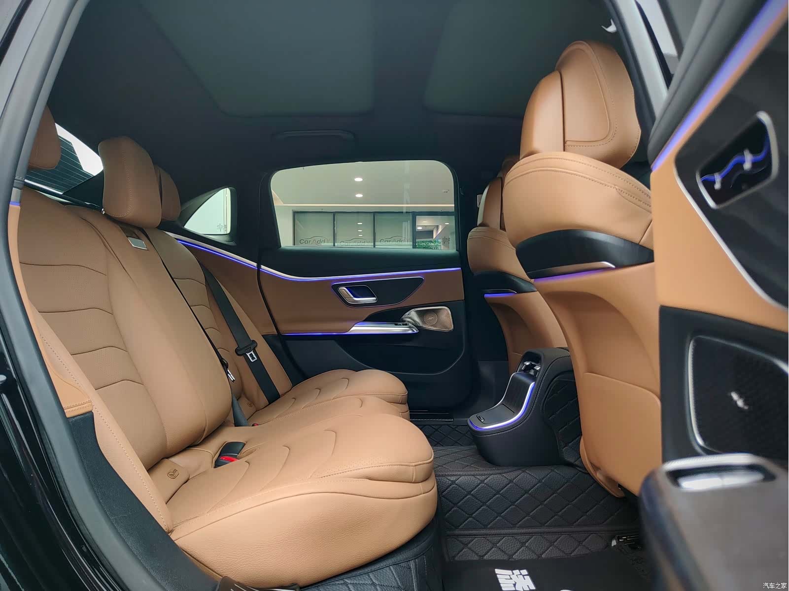 Mercedes-Benz E-Class, 2024 15