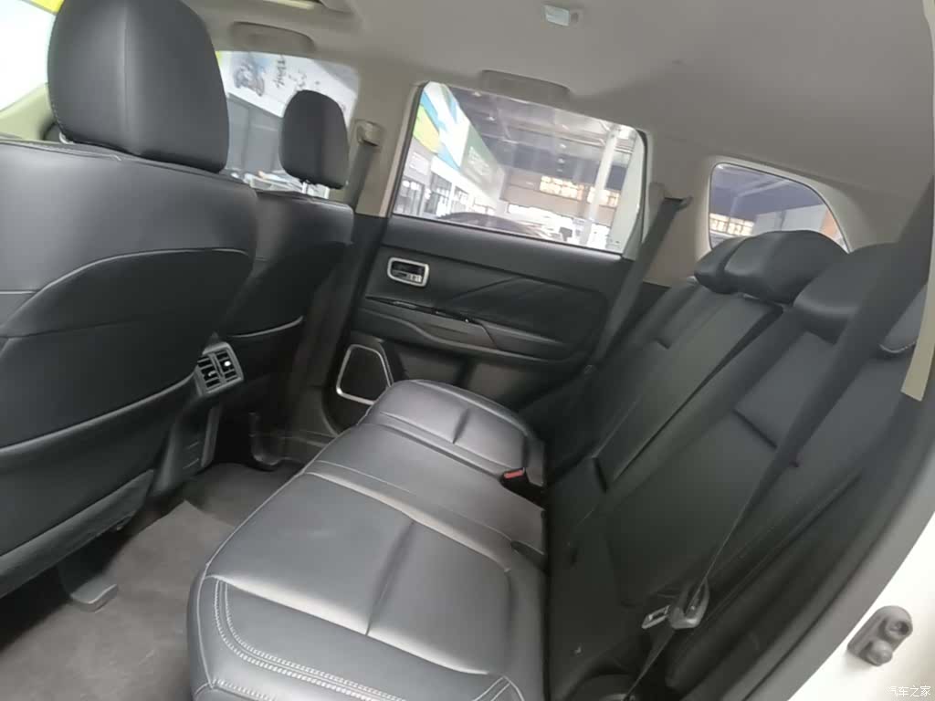 Mitsubishi Outlander, 2020 17