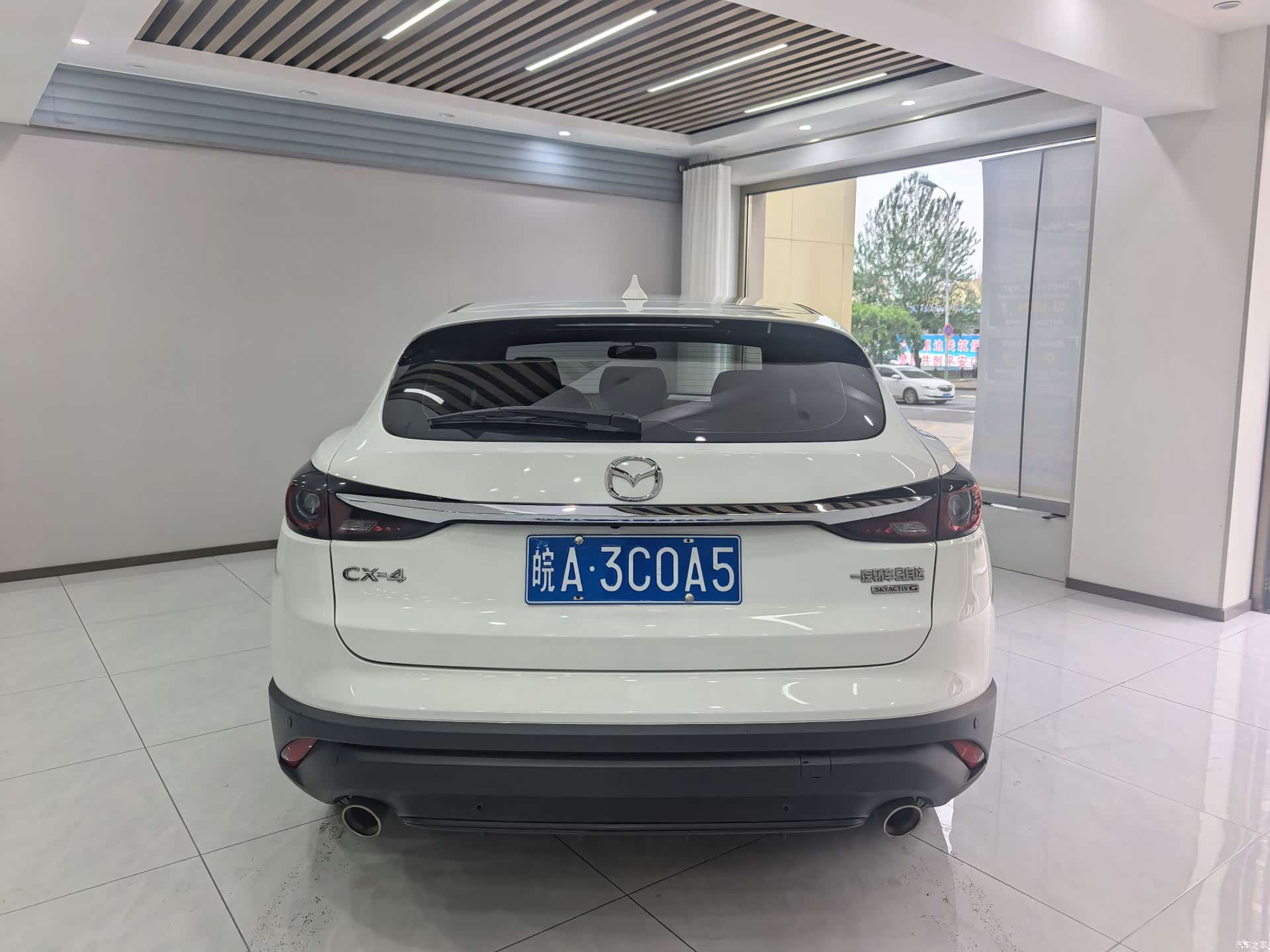 Mazda CX-4, 2023 все фото