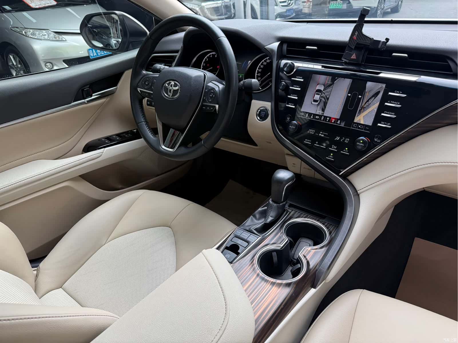 Toyota Camry, 2018 8