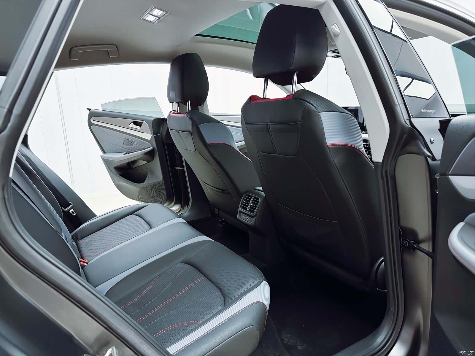 Volkswagen Lamando, 2023 10
