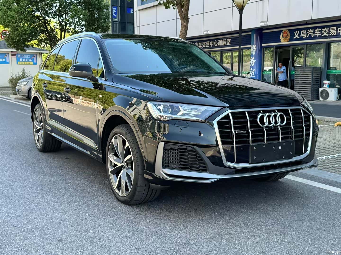 Audi Q7, 2022 1