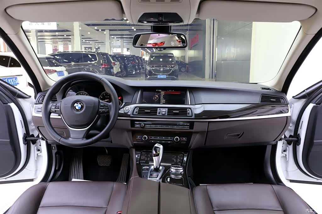 BMW 5 Series, 2017 9