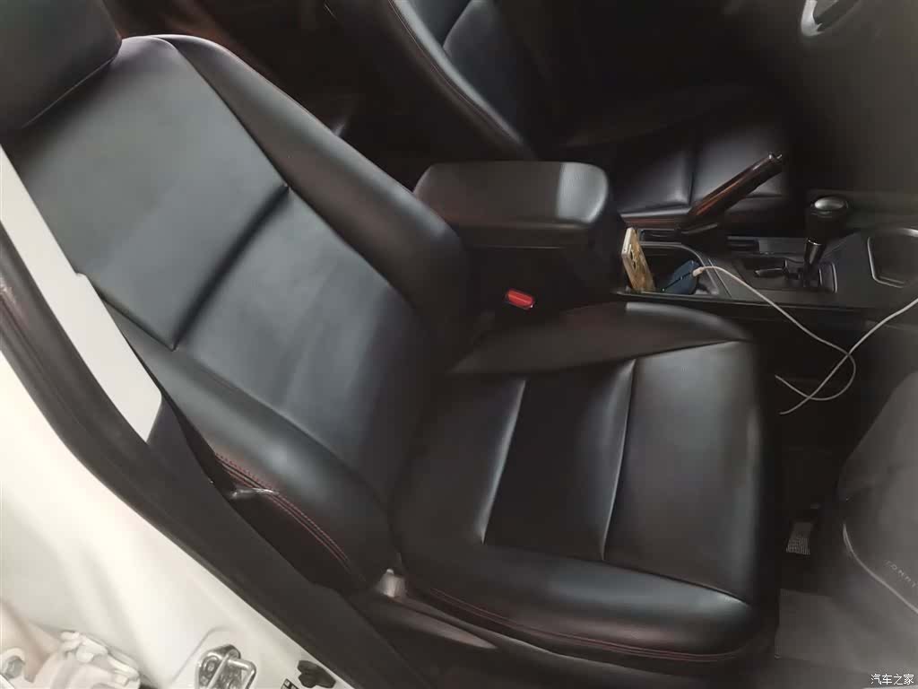 Toyota RAV4, 2019 4