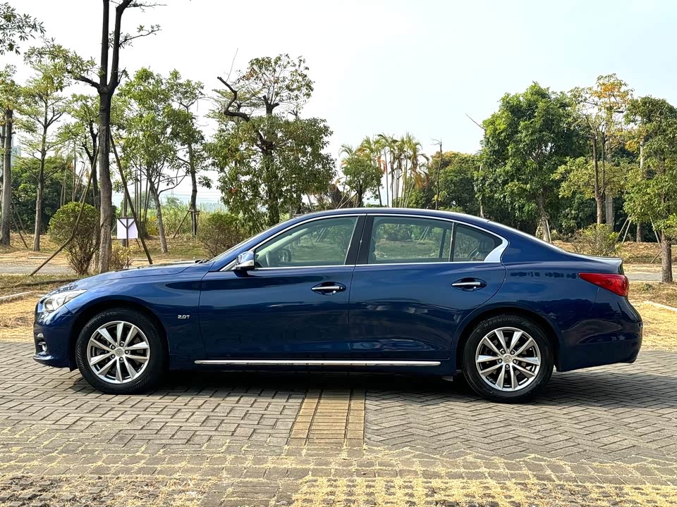 Infiniti Q50L