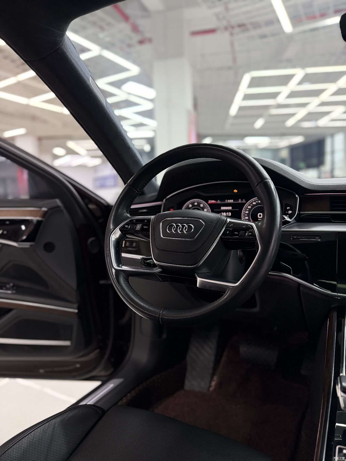 Audi A8L, 2019 12