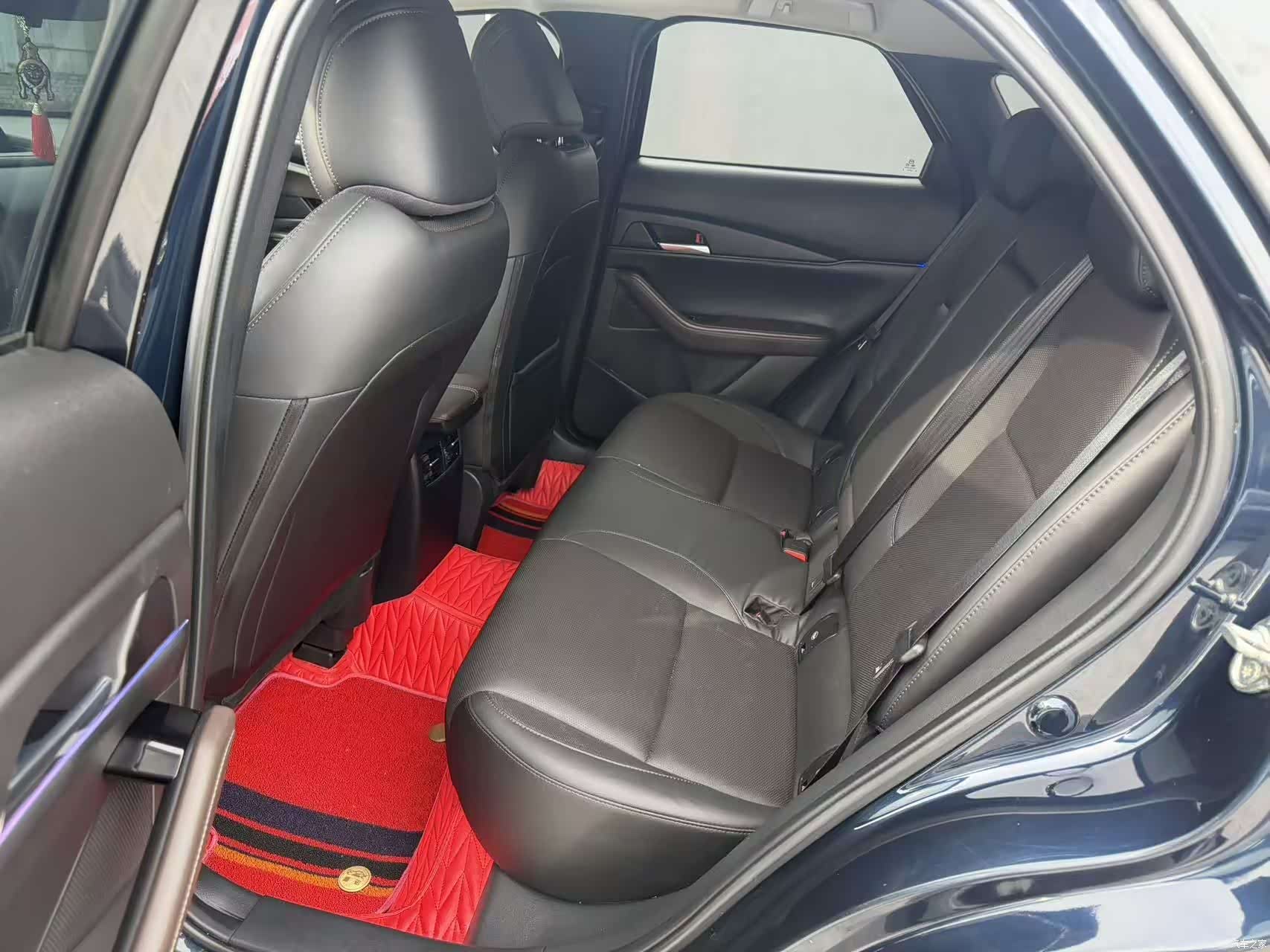 Mazda CX-30, 2022 все фото