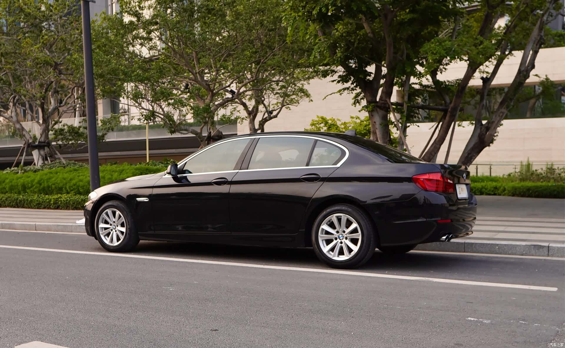 BMW 5 Series, 2011 11