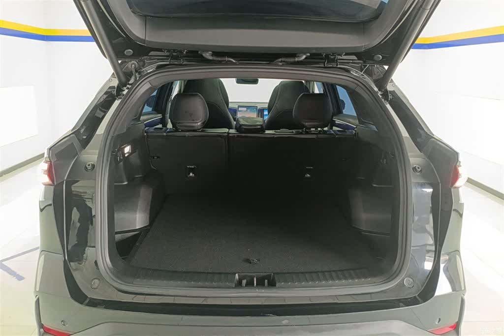 Geely Galaxy L7, 2023 4