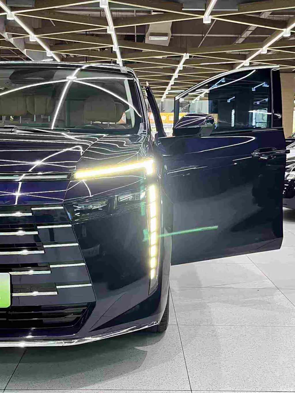 Trumpchi E8, 2024 22