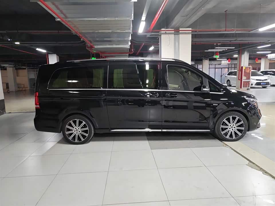 Mercedes-Benz V-class