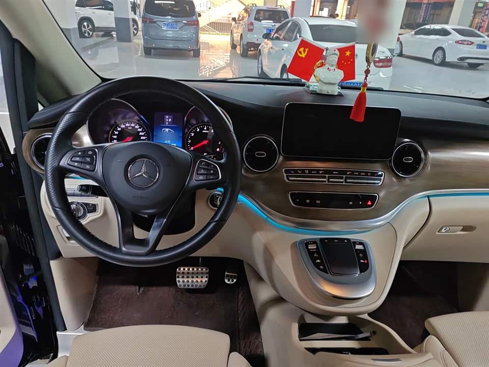 Mercedes-Benz V-class