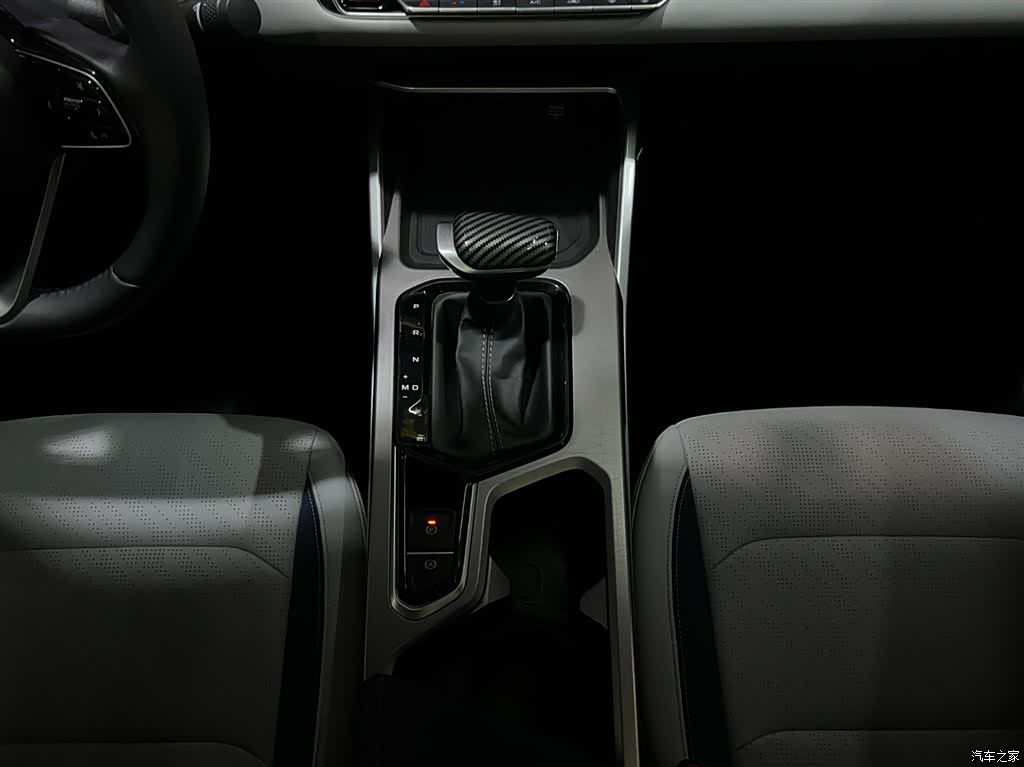 Geely Emgrand, 2021 15