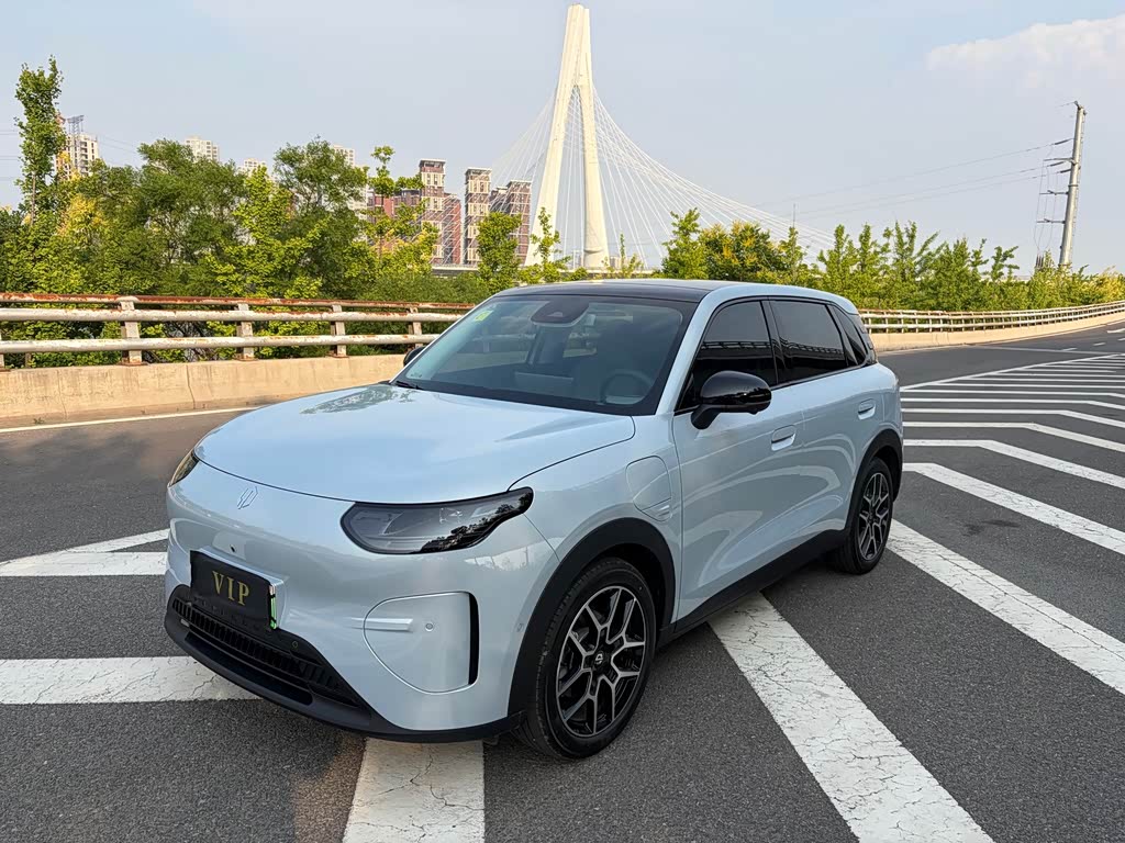 Leapmotor A10