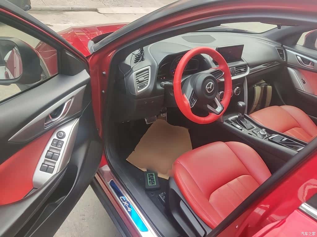 Mazda CX-4, 2018 12