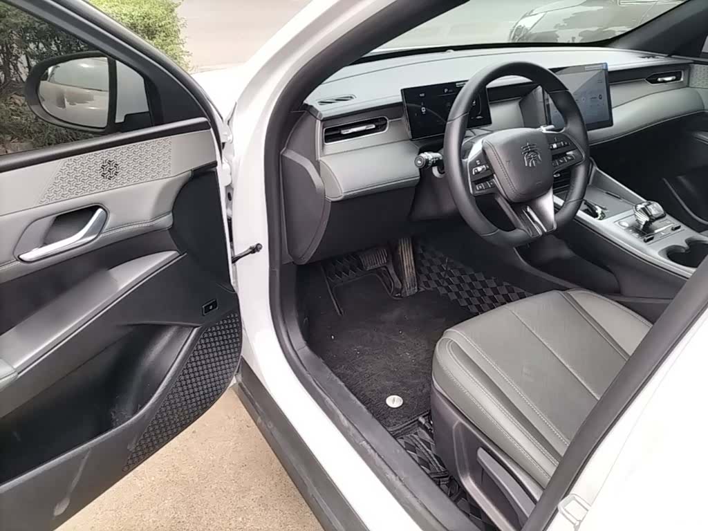BYD Qin, 2025 16