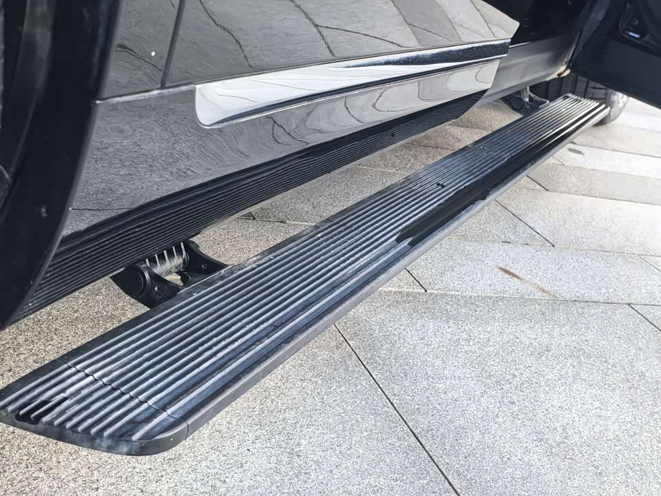 AITO Ask the world M9