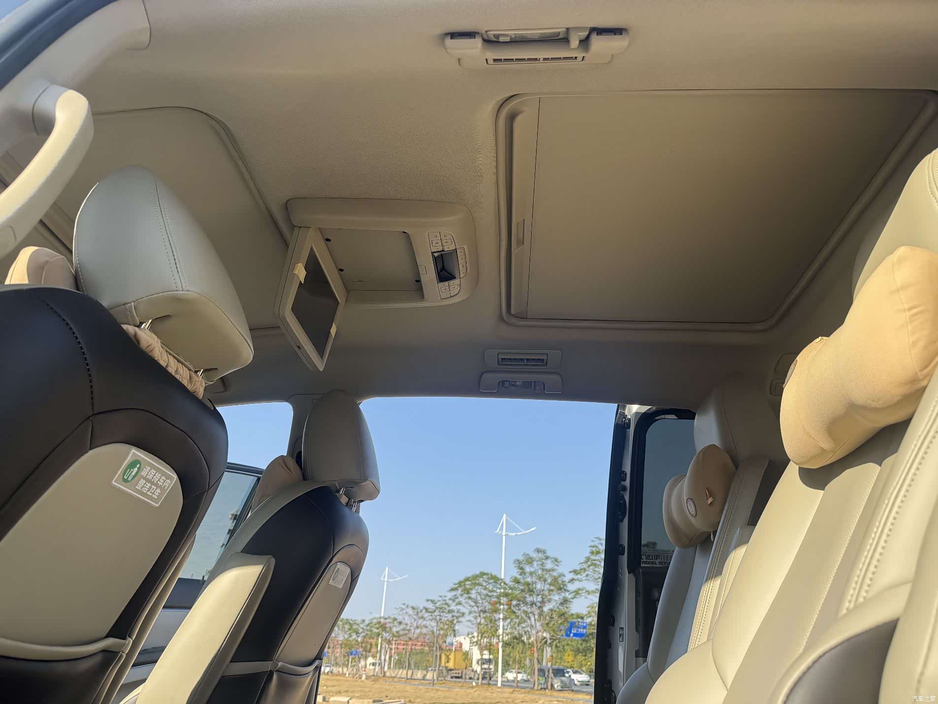Buick GL8, 2011 24