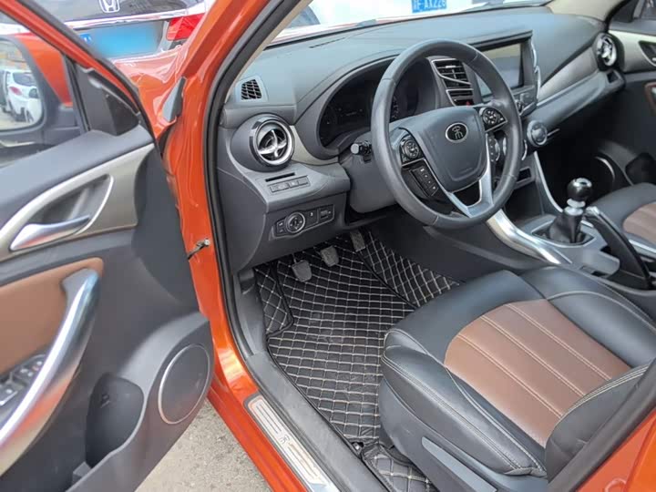 BYD Song 2016 gai shi ban 1.5TI МКПП Elite