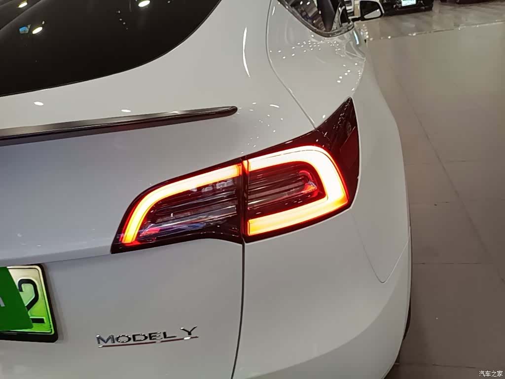Tesla Model Y, 2023 8