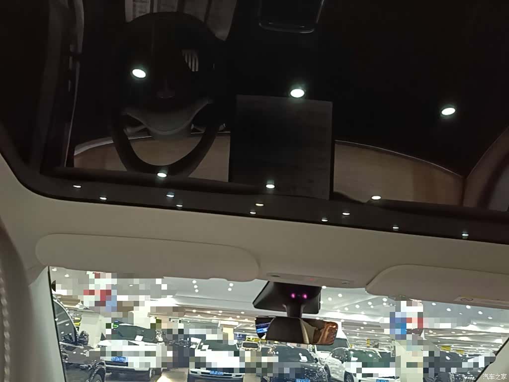 Tesla Model Y, 2023 18