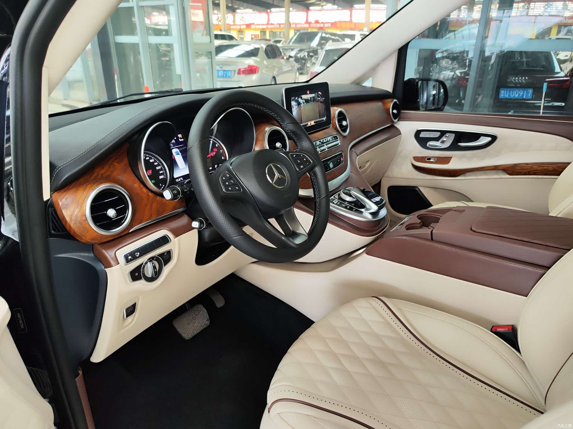 Mercedes-Benz V-Class, 2020 12