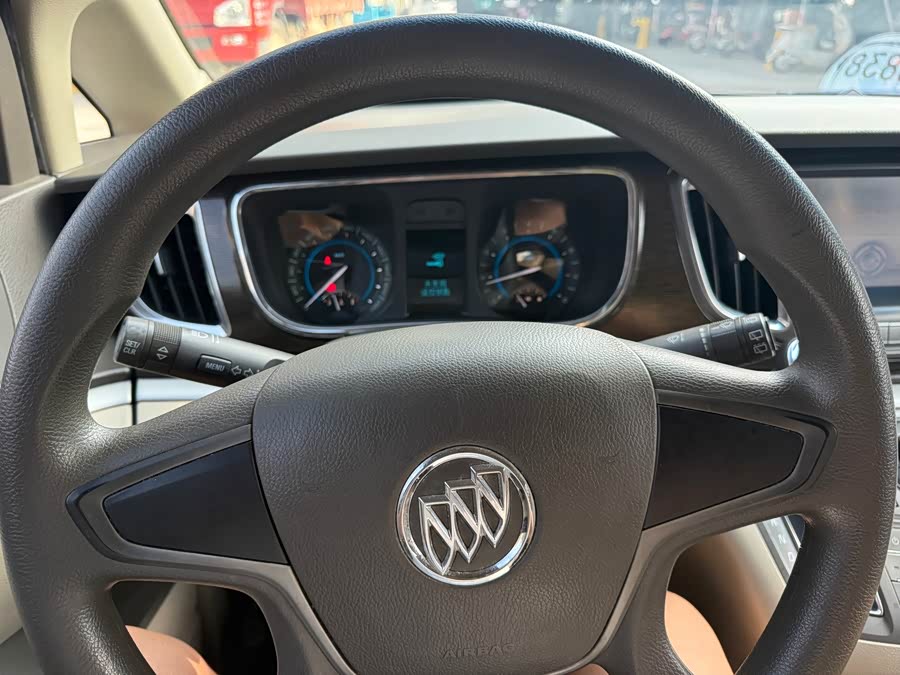 Buick GL8 2011, фото 13