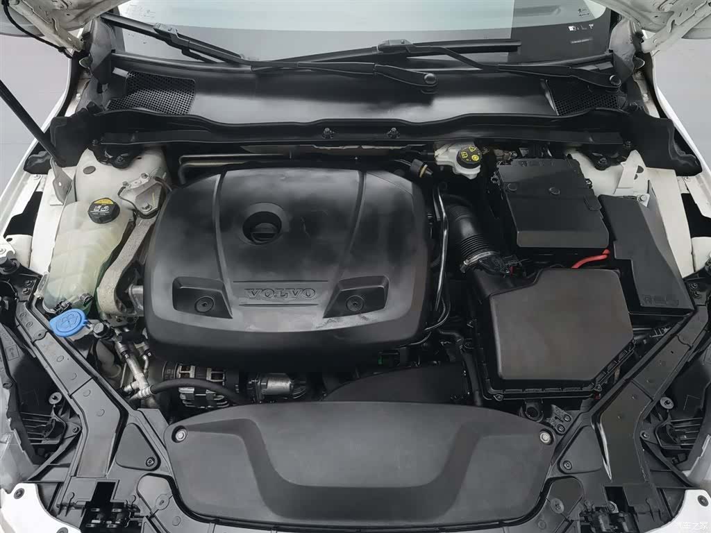 Volvo V40, 2018 6