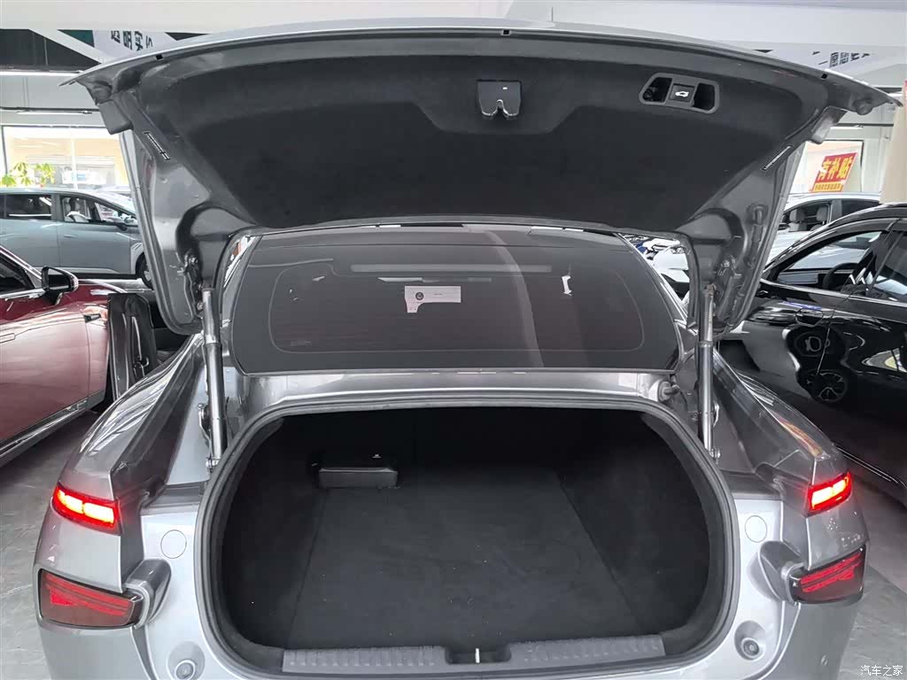 Xpeng P7, 2021 19