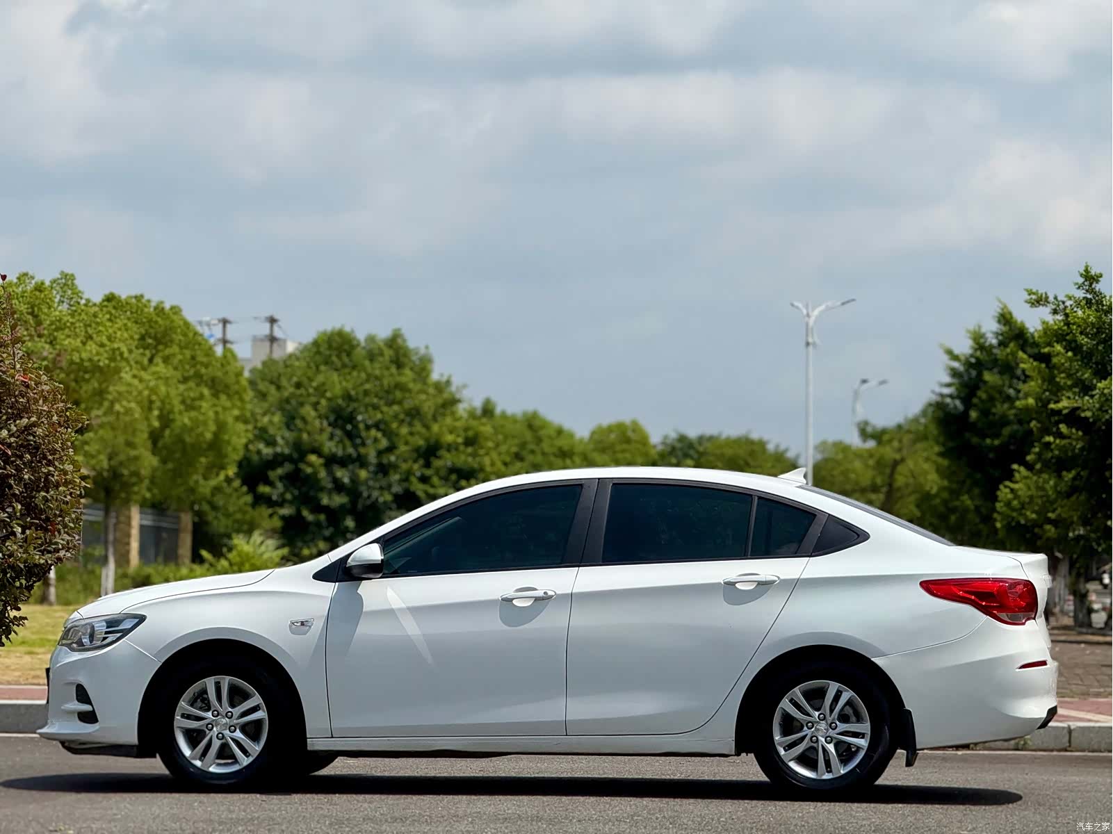 Chevrolet 320, 2018 8
