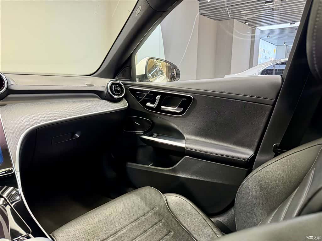 Mercedes-Benz C-Class, 2022 28