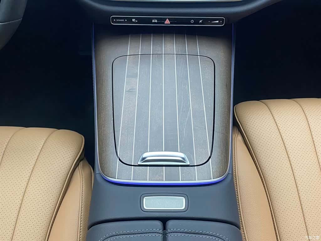 Mercedes-Benz E-Class, 2024 24