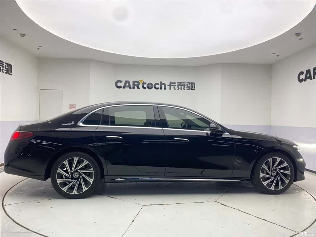 Mercedes-Benz E-Class, 2024 4