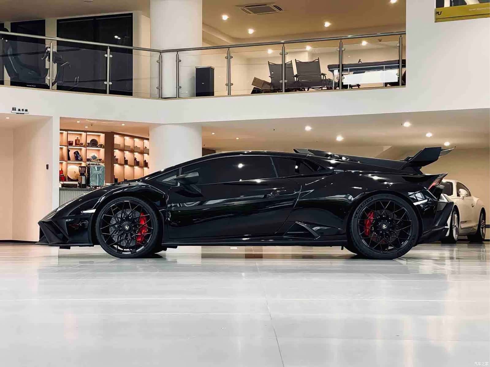 Lamborghini Huracán, 2023 2