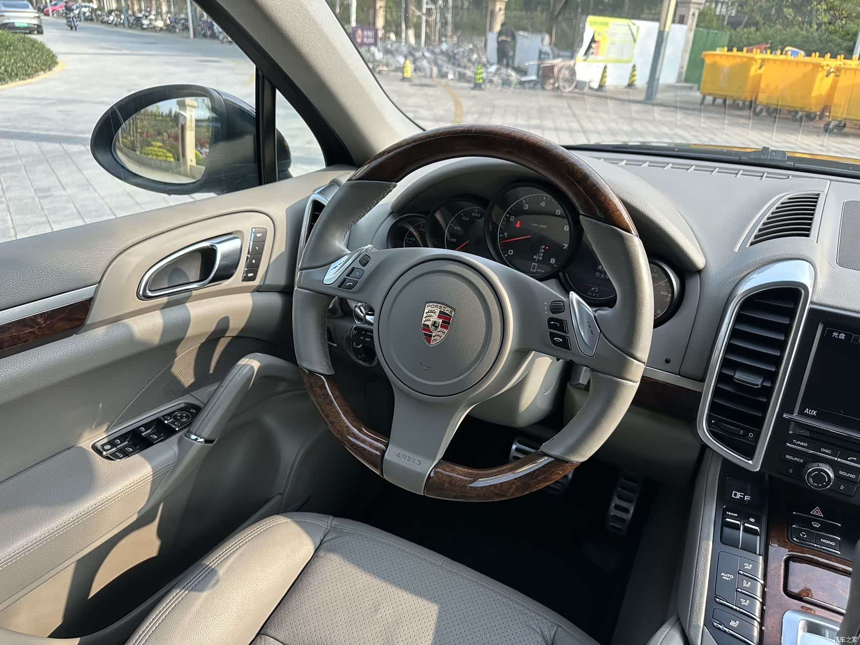 Porsche Cayenne, 2011 13