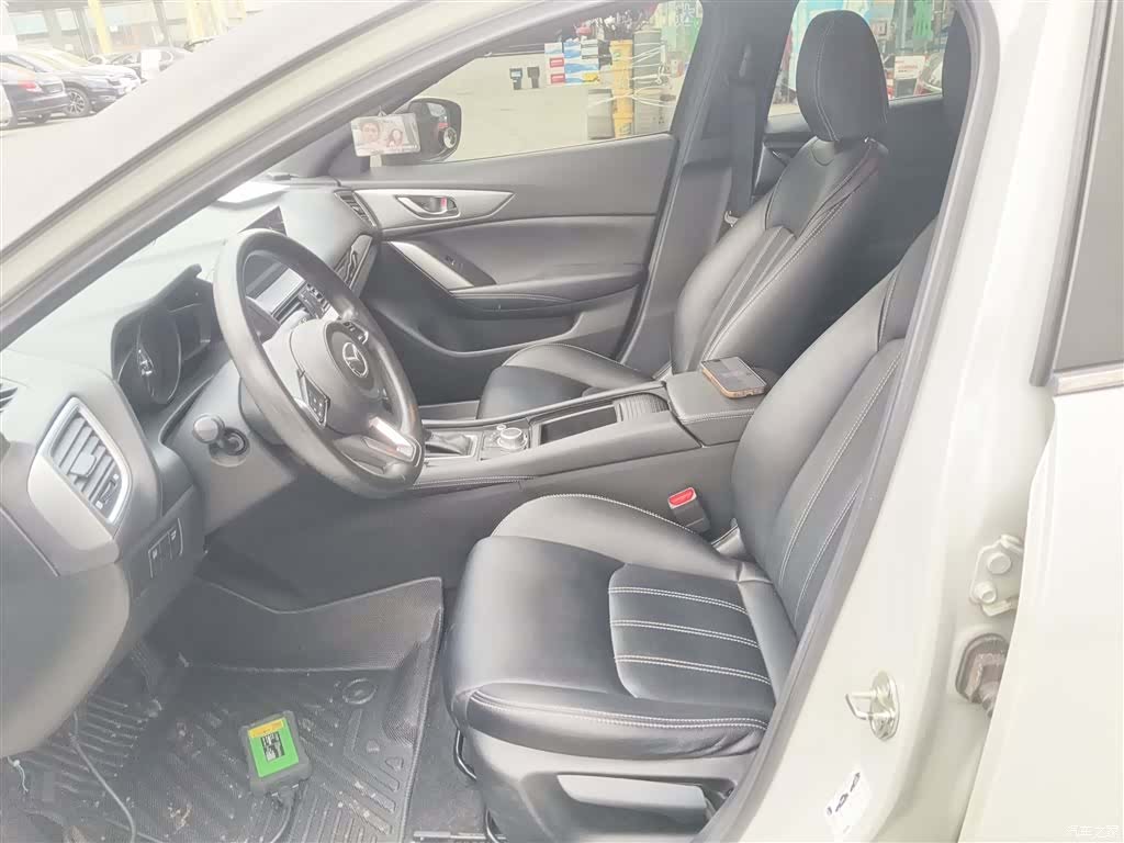 Mazda CX-4, 2019 15