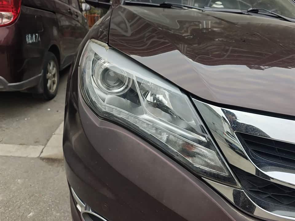 BYD S7