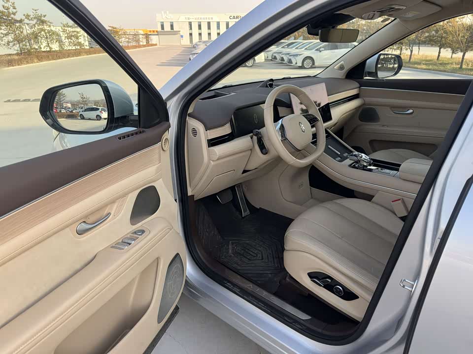 AITO Ask the world M7