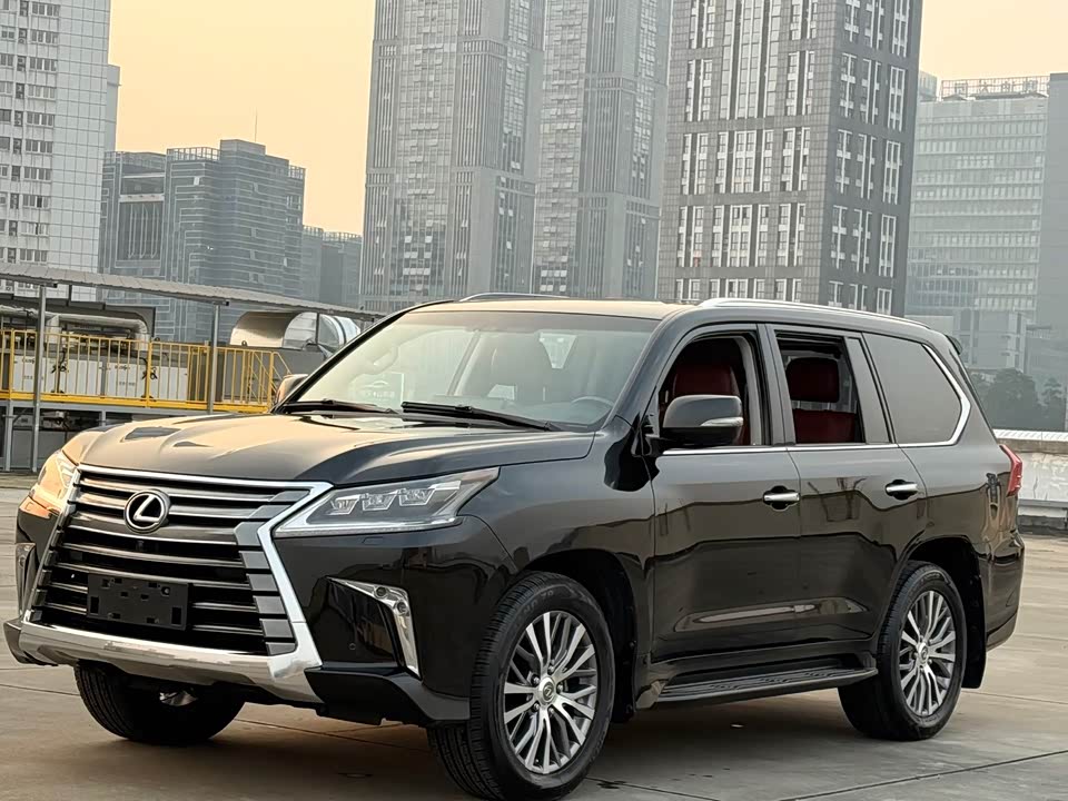 Lexus LX