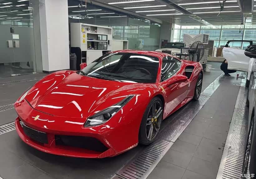 Ferrari 488, 2016 1