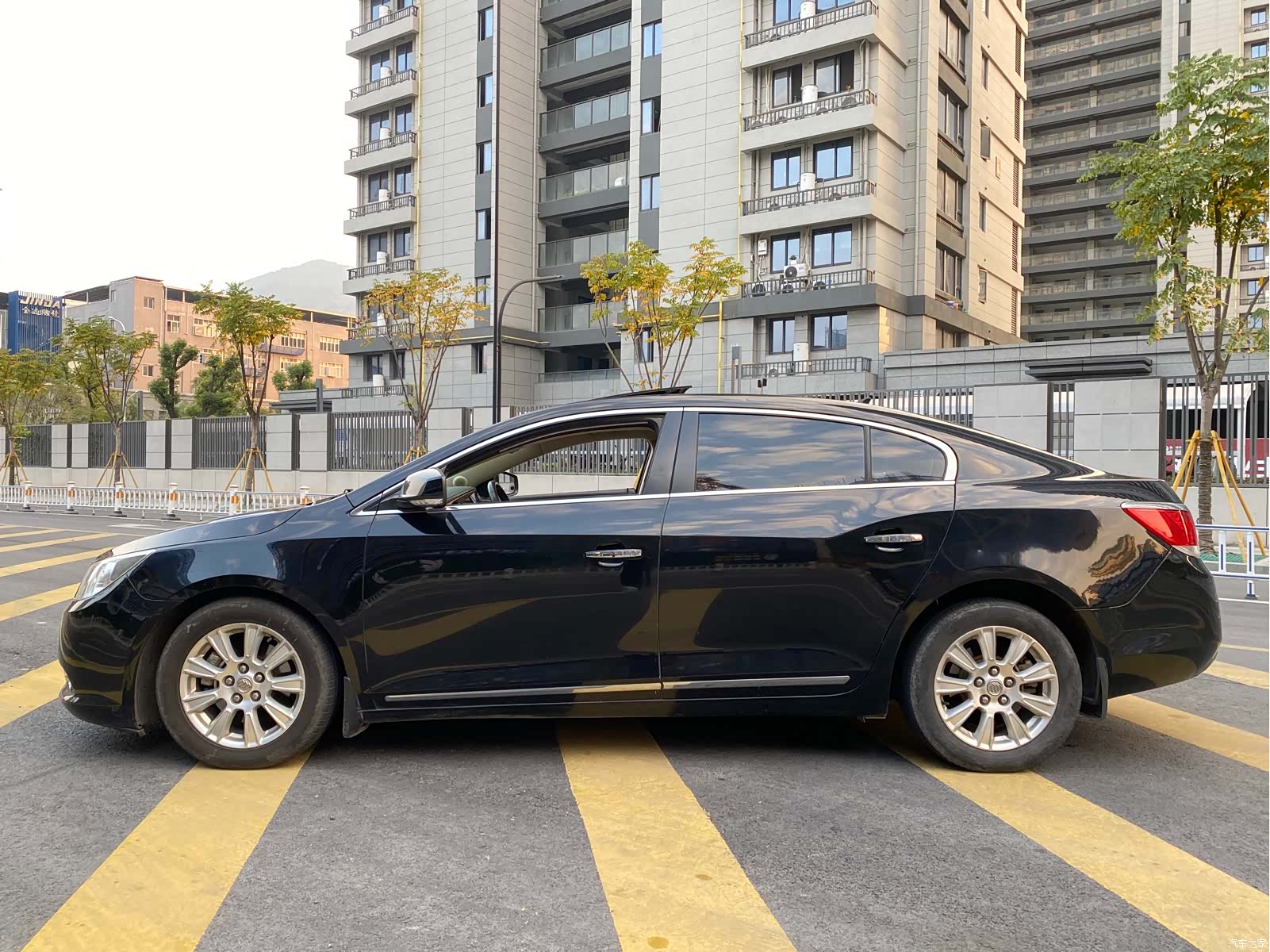 Buick LaCrosse, 2011 4