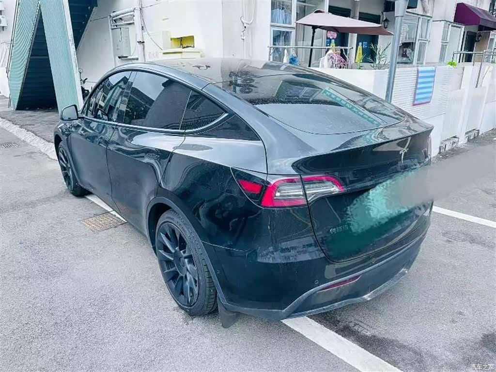 Tesla Model Y, 2023 4
