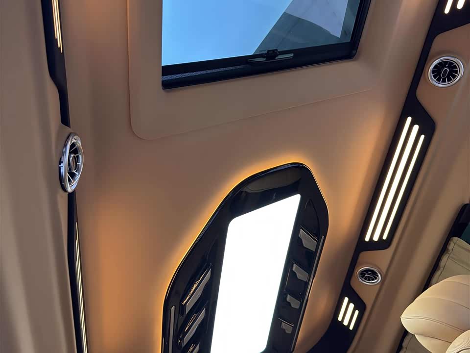 Mercedes-Benz V-class