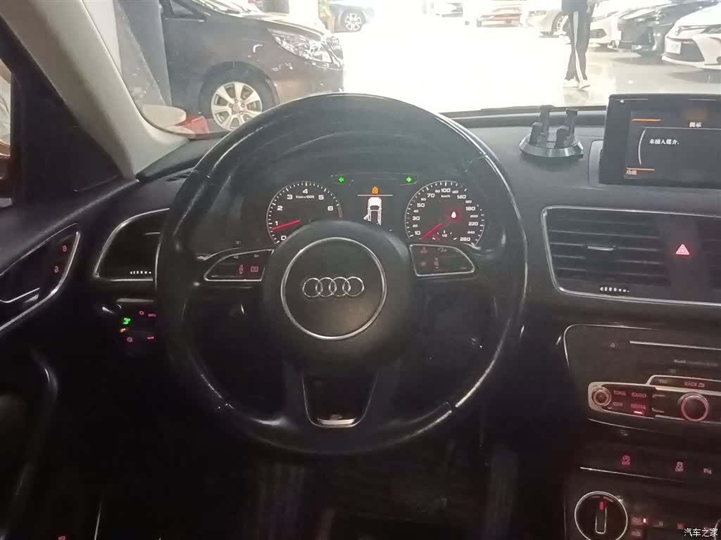 Audi Q3, 2016 11