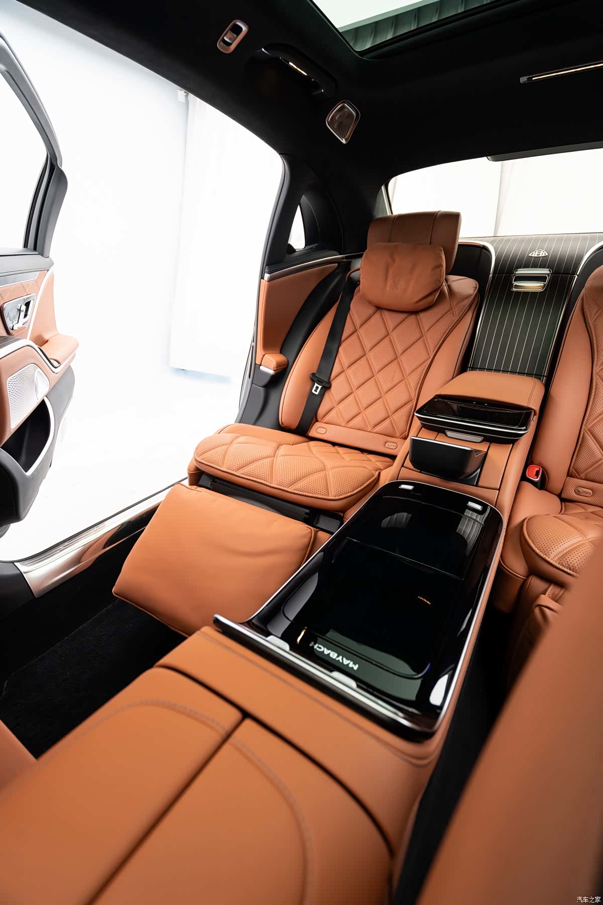 Maybach S-Class, 2023 17
