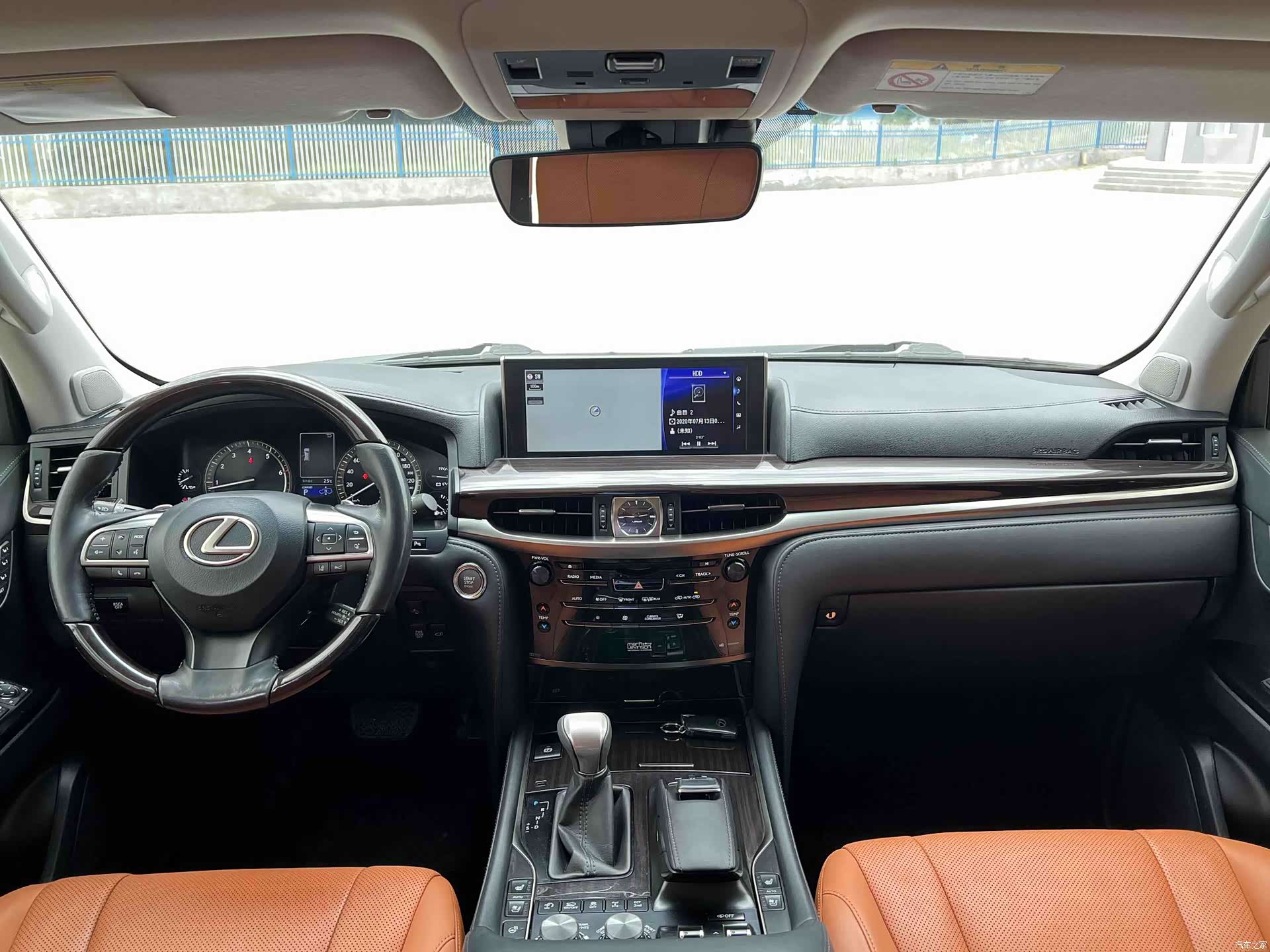 Lexus LX, 2018 10