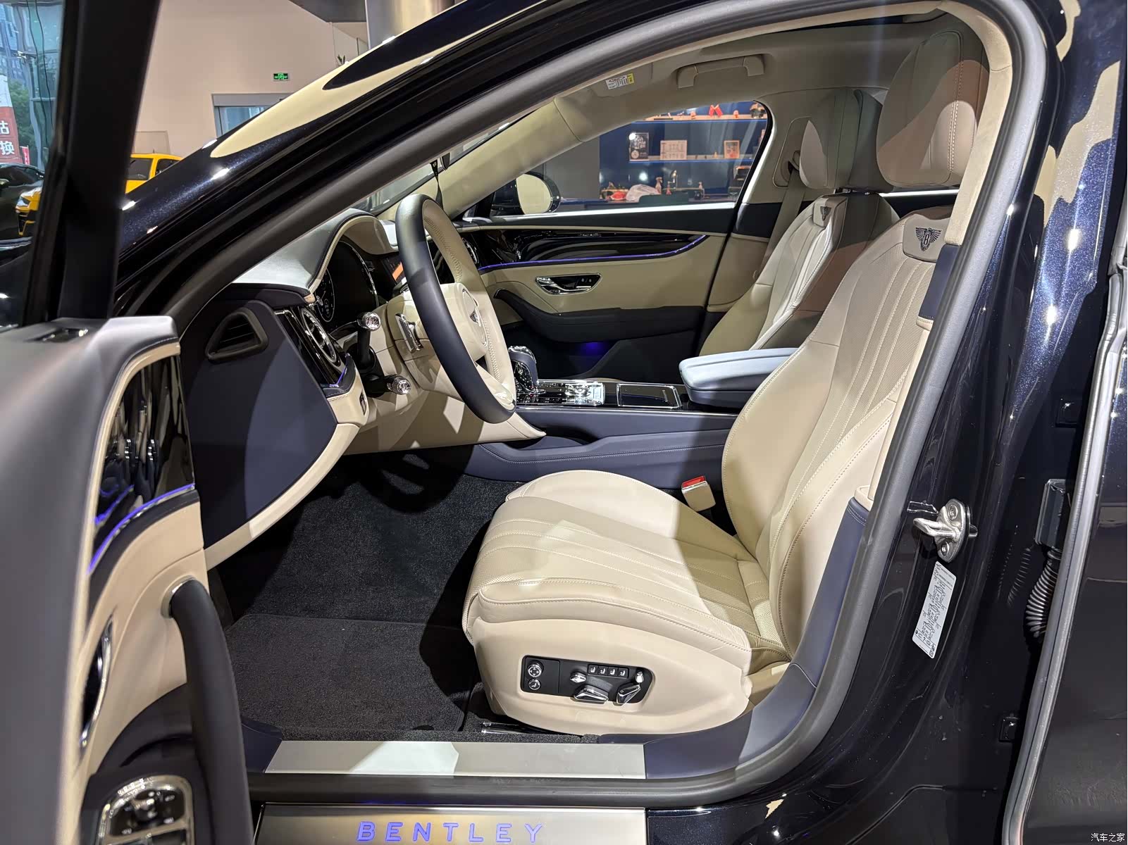 Bentley Flying Spur, 2024 10