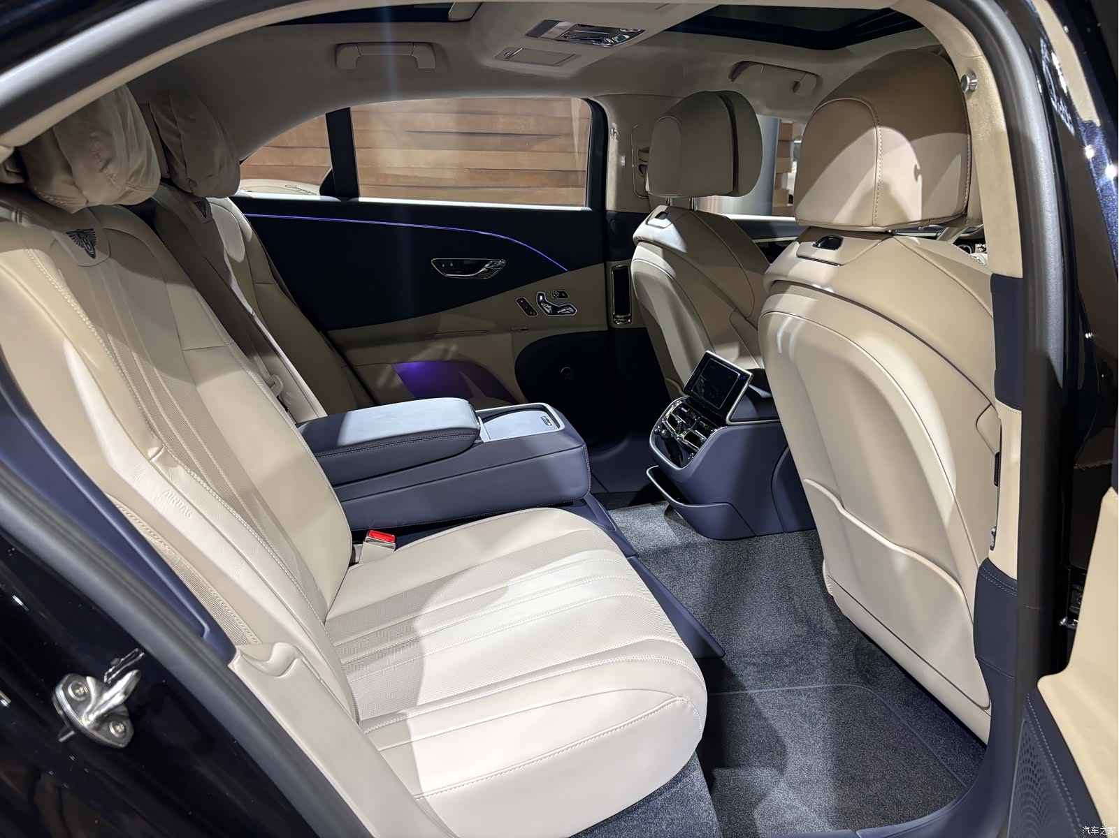Bentley Flying Spur, 2024 18